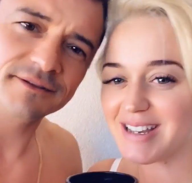 Orlando Bloom é um dos maiores conquistadores de Hollywood! Atualmente, o ator, nascido no dia 13 de janeiro de 1977, está em um relacionamento bastante sério com Katy Perry, com quem já viveu entre idas e vindas. Mas antes de se apaixonar pela beldade, ele se envolveu com uma lista extensa de celebridades, tendo seus romances sempre na mira dos paparazzi. Com Katy, o envolvimento começou em meados de 2016, quando surgiram os primeiros rumores de que eles estariam juntos. A confirmação, no entanto, nunca aconteceu de forma clara, mas em fevereiro de 2017, eles anunciaram o rompimento através de seus representantes. Os boatos de que os dois haviam se reconciliado surgiram no início de 2018 e eles deixaram os fãs curiosos até meados de abril, quando apareceram juntos no Vaticano, durante visita ao Papa Francisco. A reconciliação fez com que eles encarassem o relacionamento de forma mais discreta. Em março de 2020, a cantora anunciou que estava grávida da primeira filha do casal. No dia 26 de agosto de 2020, nasceu Daisy. Agora, Orlando é um pai de família, mas antes disso, ele já namorou várias outras beldades. Relembre a seguir! Orlando Bloom é um dos maiores conquistadores de Hollywood! Atualmente, o ator, nascido no dia 13 de janeiro de 1977, está em um relacionamento bastante sério com Katy Perry, com quem já viveu entre idas e vindas. Mas antes de se apaixonar pela beldade, ele se envolveu com uma lista extensa de celebridades, tendo seus romances sempre na mira dos paparazzi. Com Katy, o envolvimento começou em meados de 2016, quando surgiram os primeiros rumores de que eles estariam juntos. A confirmação, no entanto, nunca aconteceu de forma clara, mas em fevereiro de 2017, eles anunciaram o rompimento através de seus representantes. Os boatos de que os dois haviam se reconciliado surgiram no início de 2018 e eles deixaram os fãs curiosos até meados de abril, quando apareceram juntos no Vaticano, durante visita ao Papa Francisco. A reconciliação fez com que eles encarassem o relacionamento de forma mais discreta. Em março de 2020, a cantora anunciou que estava grávida da primeira filha do casal. No dia 26 de agosto de 2020, nasceu Daisy. Agora, Orlando é um pai de família, mas antes disso, ele já namorou várias outras beldades. Relembre a seguir!