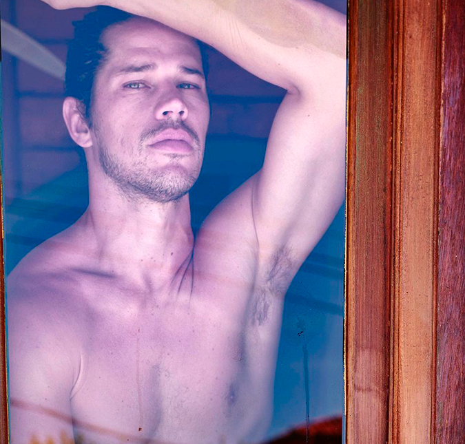 José Loreto fala sobre sua vida amorosa: -<i>Estou muito bem, feliz, vivendo algo sem rótulos</i>