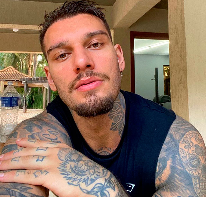 Lucas Lucco diz que pai teve alta após se recuperar da Covid-19, mas avô foi intubado