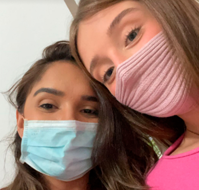 Gizelly Bicalho posta foto com Duda Reis: <i>Amor não dói</i>