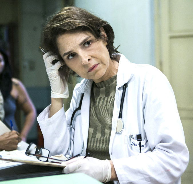 Drica Moraes volta aos estúdios da <i>TV Globo</i> para gravar quarta temporada de <i>Sob Pressão</i>