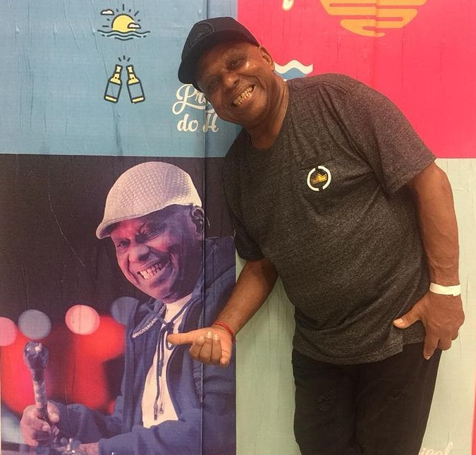 Após anúncio da morte de Seu Antenor, Thiaguinho faz linda homenagem