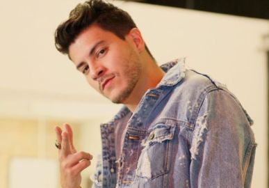 Arthur Aguiar compartilha momentos na cozinha com Mayra Cardi e não poupa elogios para a ex-esposa
