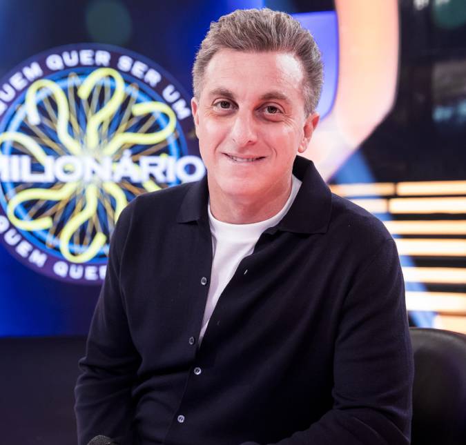 Luciano Huck pode desistir de ser candidato à presidência para poder substituir Faustão na <i>Globo</i>