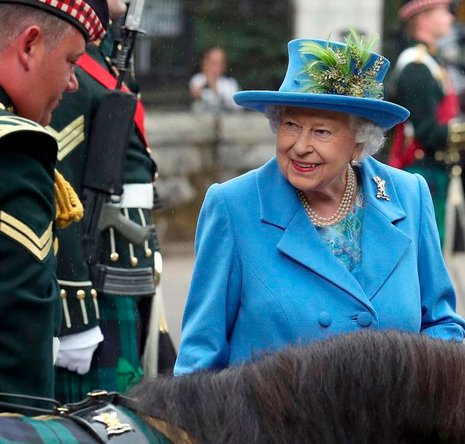Banido pela Rainha Elizabeth II, documentário sobre a família real vaza no <i>YouTube</i> após 50 anos