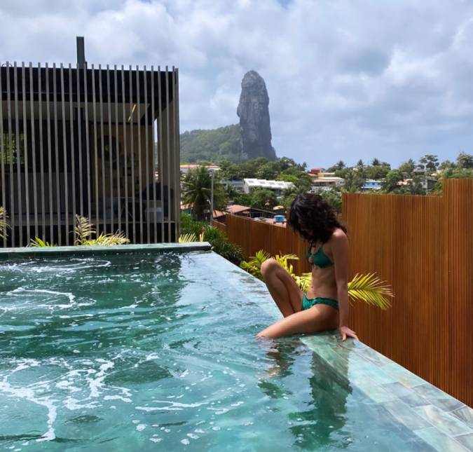 Após flagras com Enzo Celulari, Bruna Marquezine posa de biquíni em Fernando de Noronha!