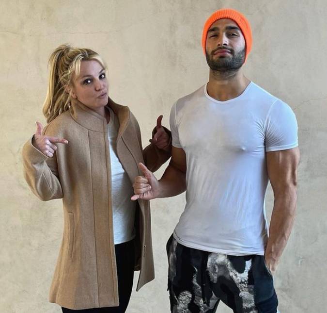 Namorado de Britney Spears chama pai da cantora de <i>idiota</i> e diz que ele tenta controlar o relacionamento deles