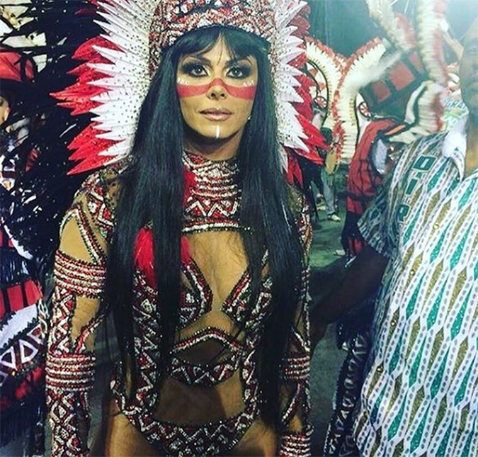 Sem Carnaval na avenida em 2021, Viviane Araújo, uma das musas da folia, revela que chorou e diz: - <i>Tem dias que fico mais sentimental</i>