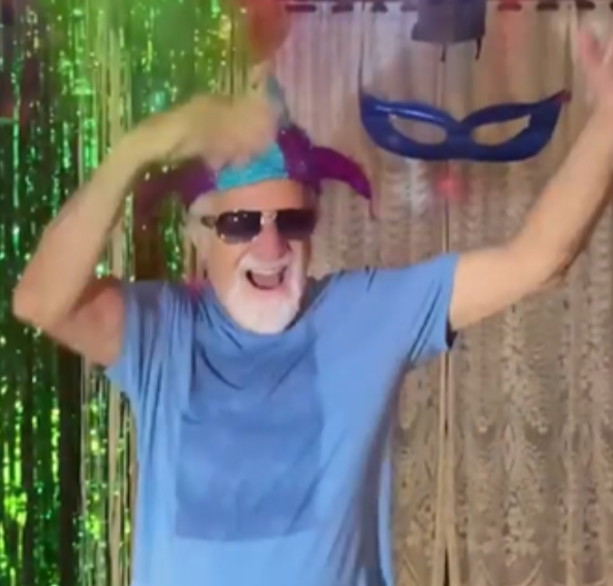 Ary Fontoura compartilha vídeo curtindo baile de carnaval em casa, veja!