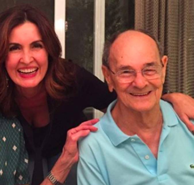 Fátima Bernardes celebra vacinação do pai contra o coronavírus: <i>Show de animação</i>