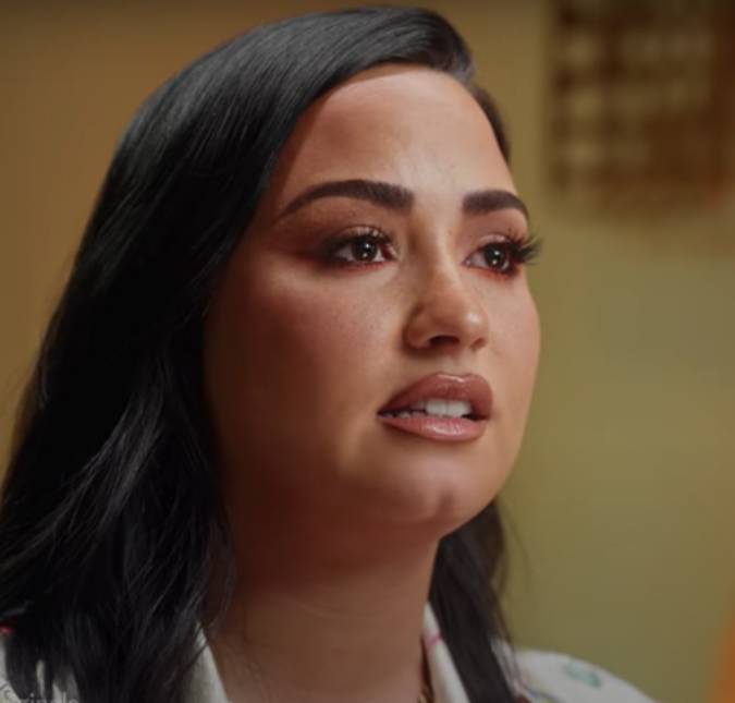 Em documentário, Demi Lovato revela que sofreu 3 derrames e ataque