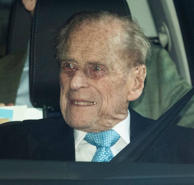 Após ser internado por precaução, príncipe Philip, marido da Rainha Elizabeth II, passa segunda noite em hospital