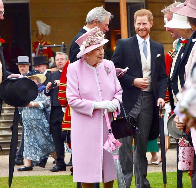 Após polêmicas, Príncipe Harry deve reencontrar família em Londres na inauguração de estátua de Lady Di, diz jornal