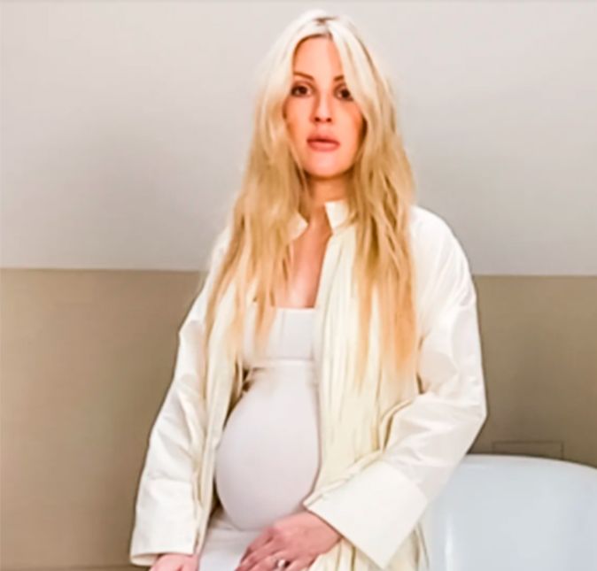 No dia 2 de maio nasceu o primeiro filho de Ellie Goulding, fruto do relacionamento com Caspar Jopling. Foi ele, inclusive, quem deu a notícia através do Instagram Stories: Mãe e bebê saudáveis e felizes. Extremamente grato. Eu nunca chamo a atenção do público que vem com o trabalho de Ellie. Mas durante este momento mágico e pessoal, nós realmente apreciaríamos poder desfrutar de nossa privacidade. Obrigado. A cantora havia revelado a gravidez no dia 23 de fevereiro, em entrevista para a revista Vogue.