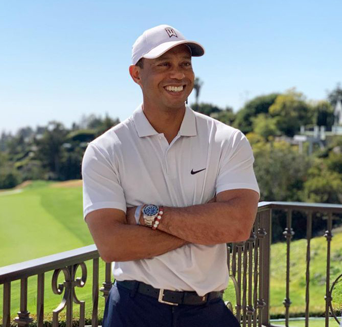 Após grave acidente, Tiger Woods passa por cirurgia de emergência e já se encontra <i>acordado, responsivo e se recuperando</i>