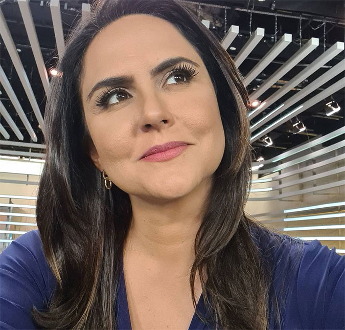 Carla Cecato, jornalista da <I>Record TV</I>, faz desabafo nas redes sociais: <I>Eu não quero mais ser magra</I>