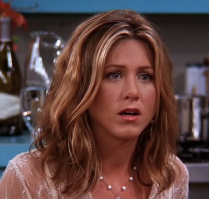 Fãs percebem tique que Jennifer Aniston possuía em <i>Friends</i> e surtam na <i>web: Agora nunca deixarei de notar</i>