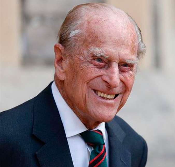 Príncipe Philip é transferido de hospital para tratar problema cardíaco, diz jornal