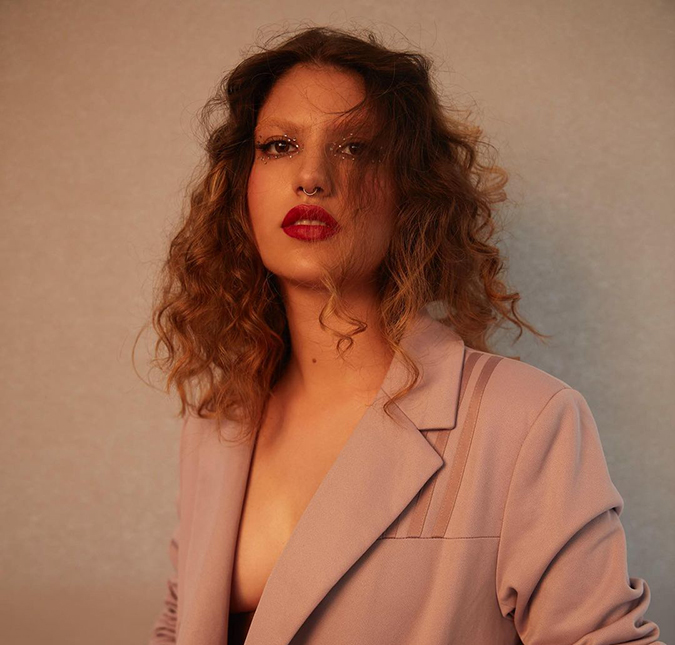 Agora é oficial: <i>Netflix</i> anuncia série <i>Rebelde</i> - que conta com a brasileira Giovanna Grigio!