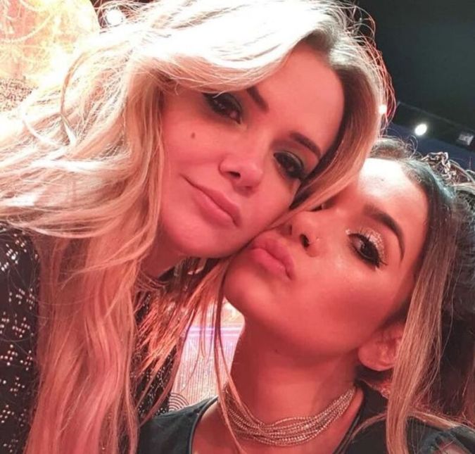 Quem assistiu ao BBB20 não tinha dúvidas sobre a amizade de Marcela McGowan e Gizelly Bicalho. A união entre elas foi quase instantânea e começou, principalmente, devido a um segredo que elas guardaram juntas: os planos machistas dos brothers da casa. As duas passavam quase todos os dias grudadinhas, mesmo em momentos de briga. Enfrentaram todo tipo de dificuldade dentro e fora da casa, e continuam dando apoio uma a outra até hoje.