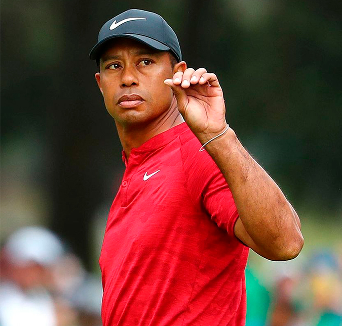 Tiger Woods revela que não se lembra de estar dirigindo no dia em que sofreu acidente de carro, diz jornal