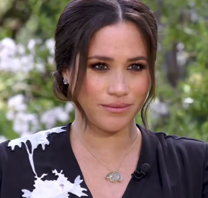 A entrevista de Meghan Markle e o Príncipe Harry para Oprah Winfrey, exibido na televisão norte-americana no dia 7 de março de 2021, chamou a atenção por algumas revelações feita pela atriz. Em uma delas, a Duquesa de Sussex disse que membros da realeza levantaram preocupações e conversas durante sua gravidez, sobre como a pele de seu filho Archie poderia ficar escura quando ele nascesse. Meghan não quis nomear a pessoa que levantou a questão da cor da pele de seu bebê.