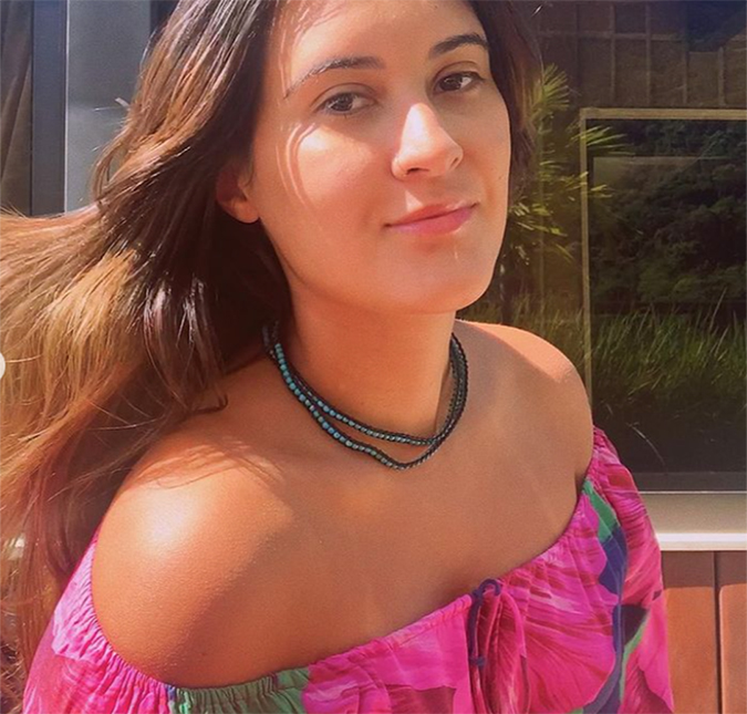 Beatriz Bonemer toma sol enquanto assiste à aula online e Giulia Costa dispara: <i>Ia me sentir humilhada</i>