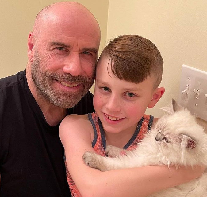 Em momento raro, John Travolta publica foto com o filho caçula, Benjamin Travolta