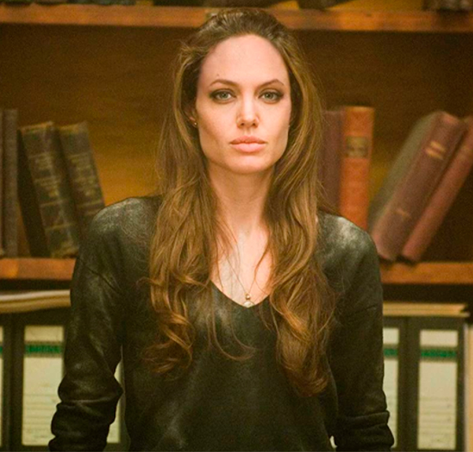 Angelina Jolie alega ter sofrido violência doméstica em processo de divórcio de Brad Pitt