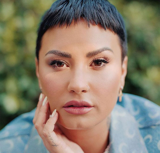 Demi Lovato diz que precisou <I>essencialmente morrer para despertar</I>: <I>- Estava miserável</I>