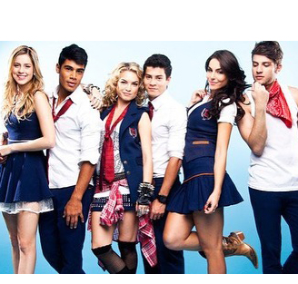 Elenco de <i>Rebelde</i> comemora dez anos da versão brasileira da novela; veja!