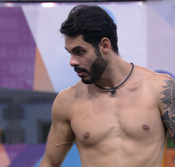 No <i>BBB21</i>, <i>brothers</i> miram em Juliette e Rodolffo confessa para <i>sister</i>: <i>Sarah falou que ia em você</i>