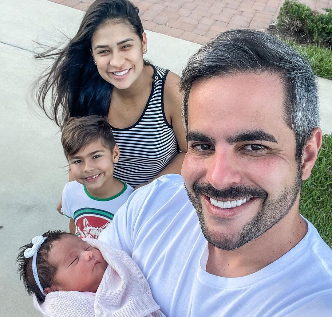 Simone lamenta não amamentar Zaya: <i>Não tenho leite</i>