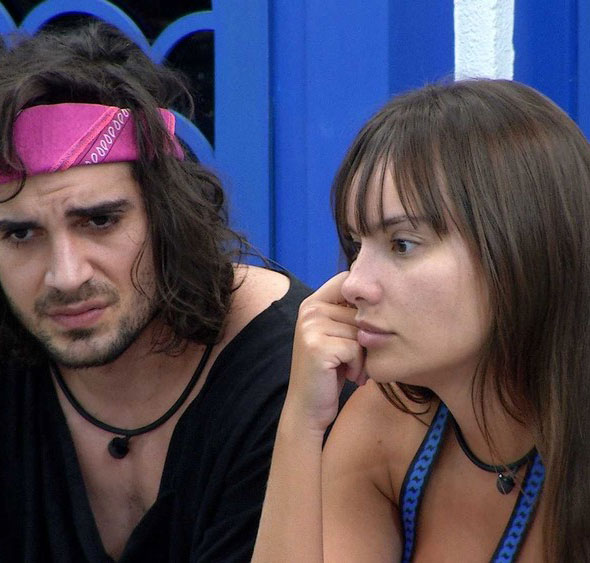 No <i>BBB21</I>, Fiuk e Thais ficam com vergonha após noite no edredom e <i>brothers</i> ficam tensos com Big Fone