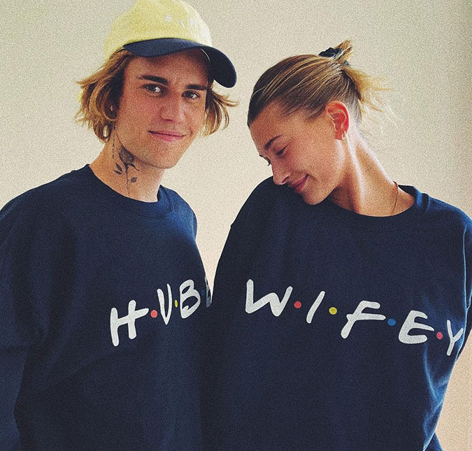 Justin Bieber acusa <i>paparazzi</i> de tirar fotos por debaixo da saia de Hailey; veja