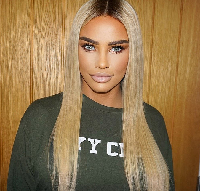 Katie Price relata ter sofrido uma série de abusos sexuais quando jovem: <i>Eu tinha sete anos e estava em um parque</i>