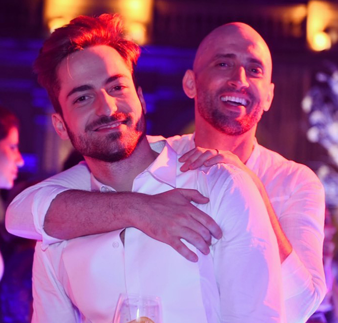 Esposo de Paulo Gustavo, Thales Bretas celebra melhora do ator em sua luta contra a Covid-19: <i>Em breve estaremos comemorando</i>