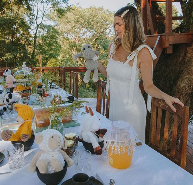 Julia Faria faz <I>café revelação</I> para descobrir o sexo de seu primeiro filho; saiba!