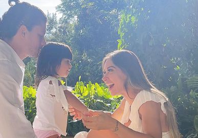 Arthur Aguiar posta foto com Mayra Cardi e fãs celebram: <i>Amo vocês juntos</i>