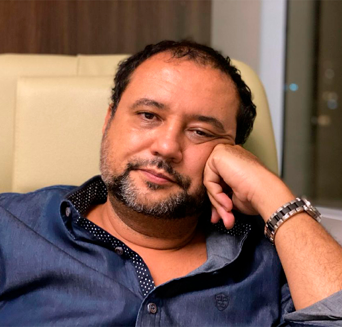 Geraldo Luís é vítima de boatos de que teria morrido por causa da Covid-19; apresentador está se recuperando da doença em casa