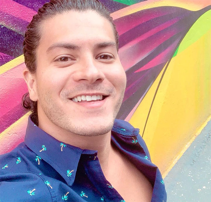 Após reconciliação, Arthur Aguiar reflete sobre aprendizados e ações: <I>Se jogue no que te faz sorrir</I>