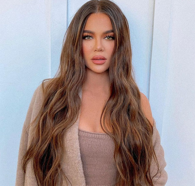 Foto vazada de Khloé Kardashian sem filtro foi tirada pela avó
