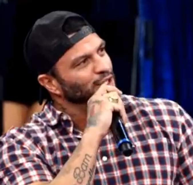 Kléber Bambam participa do <I>Altas Horas</i> e fala sobre a sua época de <I>BBB</i>
