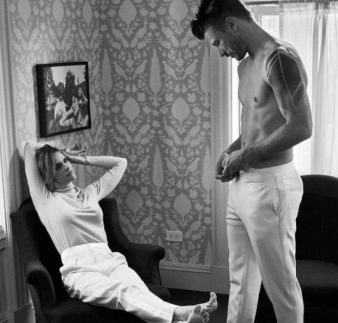 Além de estarem o tempo todo dentro de casa juntinhos, o casal uma vez ou outra também aparecerem dividindo cenas em publicidades. Dá uma olhada nessa foto preto e branca que charme! Além de estarem o tempo todo dentro de casa juntinhos, o casal uma vez ou outra também aparecerem dividindo cenas em publicidades. Dá uma olhada nessa foto preto e branca que charme!