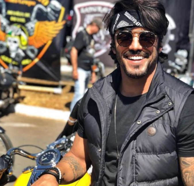 André Coelho, ex-<I>Power Couple Brasil</i>, sofre acidente de moto