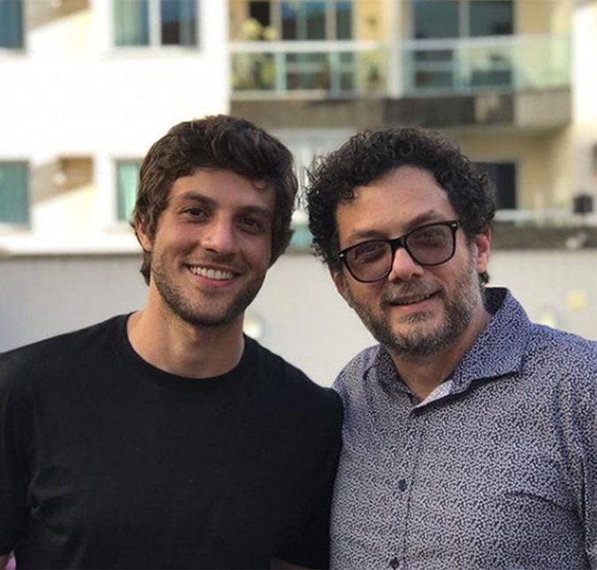 Pai de Chay Suede confirma segunda gravidez de Laura Neiva e revela que o ator esta feliz da vida