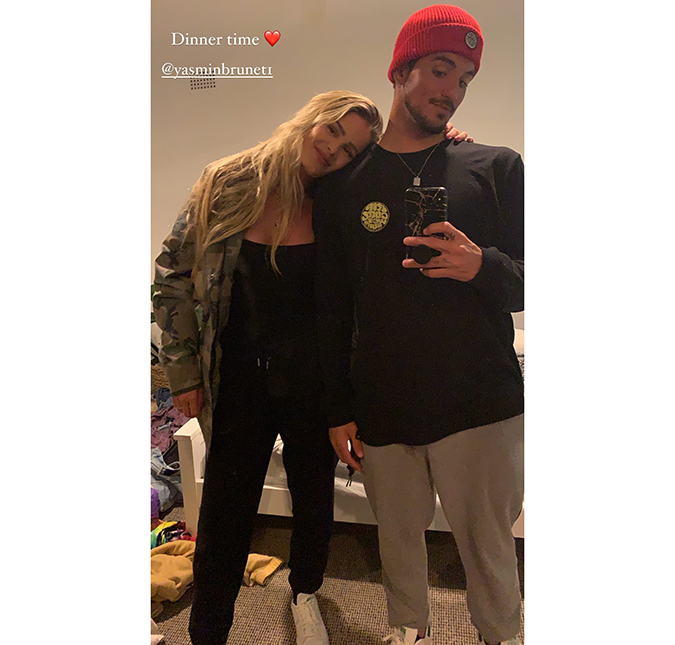 Yasmin Brunet comemora vitória de Gabriel Medina e tia afirma que surfista está mais feliz longe da mãe