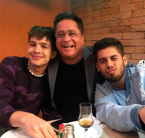 Leonardo e João Guilherme fazem acordo após cantor entrar na Justiça para parar de pagar 15 mil reais em pensão alimentícia
