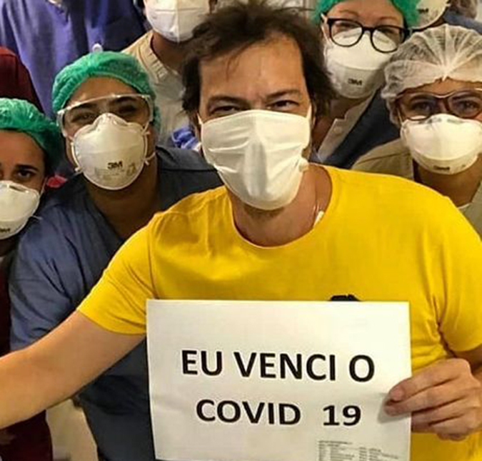 Após internação por Covid-19, Heitor Martinez relata busca por ajuda médica na hora certa: <i>- Não é exagero, salvou a minha vida</i>
