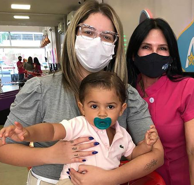 Marília Mendonça encanta ao mostrar primeiro corte de cabelo do filho, Léo: <i>- É um alto grau de fofura</i>